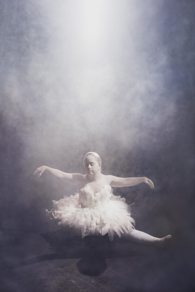 Prima Ballerinan, från Ikoner - en utställning om att få finnas, ett samarbete mellan Fotografiska och Glada Hudik-teatern. Foto: Emma Svensson.